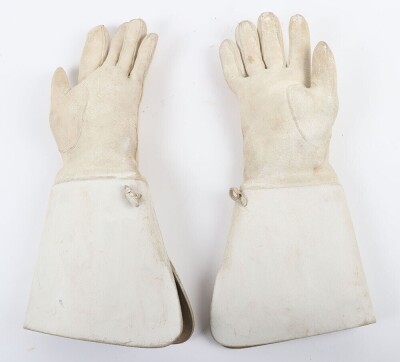 Household Cavalry Troopers Jackboots & Troopers Gauntlets - 12