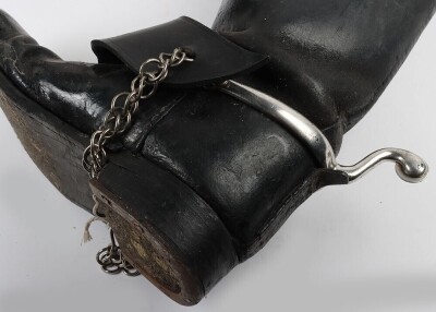 Household Cavalry Troopers Jackboots & Officers Gauntlets - 5