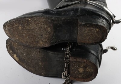 Household Cavalry Troopers Jackboots & Officers Gauntlets - 6