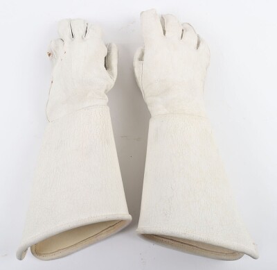 Household Cavalry Troopers Jackboots & Officers Gauntlets - 7