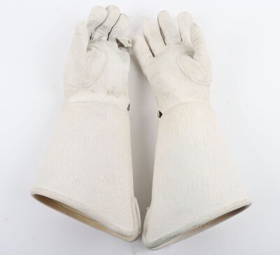 Household Cavalry Troopers Jackboots & Officers Gauntlets - 8