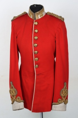 2nd (Queen&rsquo;s Bays) Dragoon Guards Officers Full Dress Tunic. Lieutenants full dress tunic made from scarlet cloth, having white cloth to collar edged with gilt regimental pattern lace and gilt cord knot to cuffs. Gilt Bays badgers to collar. Shoulders wit