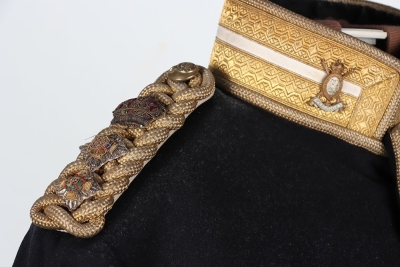 6th Dragoons Guards Carabineers Field Officers Full Dress Tunic. Superb field officers full dress tunic made from blue cloth, having white cloth to cuffs and collar which is edged with gilt regimental pattern lace and with two part collar badges. Cuffs wi - 2