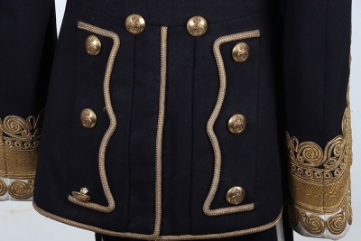 6th Dragoons Guards Carabineers Field Officers Full Dress Tunic. Superb field officers full dress tunic made from blue cloth, having white cloth to cuffs and collar which is edged with gilt regimental pattern lace and with two part collar badges. Cuffs wi - 7