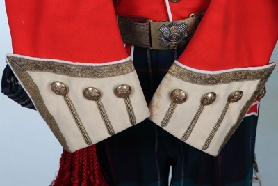 Highland Light Infantry Officers Full Dress Uniform. - 7