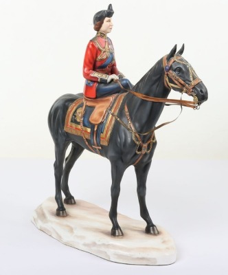 Michael Sutty Porcelain: 1977 Silver Jubilee Trooping Colour Pair of Figures - 3