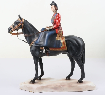 Michael Sutty Porcelain: 1977 Silver Jubilee Trooping Colour Pair of Figures - 7