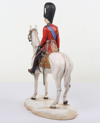 Michael Sutty Porcelain: 1977 Silver Jubilee Trooping Colour Pair of Figures - 14