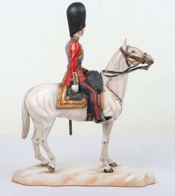 Michael Sutty Porcelain: 1977 Silver Jubilee Trooping Colour Pair of Figures - 16