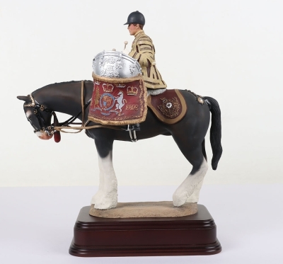 Ballantynes of Walkerburn Porcelain: Household Cavalry Kettle Drummer. - 2