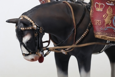 Ballantynes of Walkerburn Porcelain: Household Cavalry Kettle Drummer. - 8