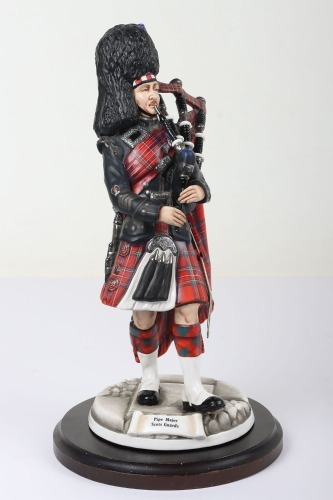Michael Sutty Porcelain: Scots Guards Pipe Major