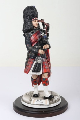 Michael Sutty Porcelain: Scots Guards Pipe Major