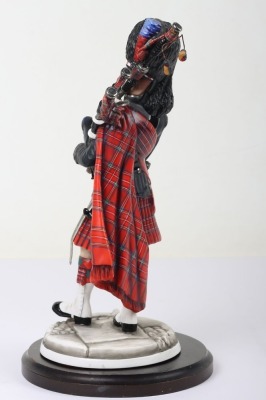 Michael Sutty Porcelain: Scots Guards Pipe Major - 3