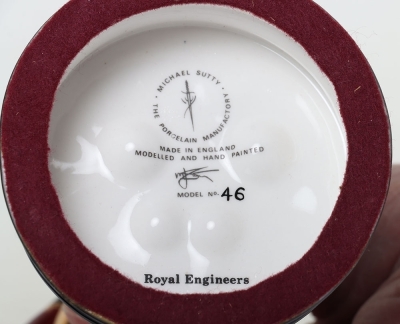 2 Michael Sutty Porcelain Figures: Royal Welsh Fusiliers & Royal Engineers Musicians - 7
