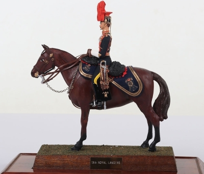 Sentry Box Figure: 12th Royal Lancers Officer. - 3