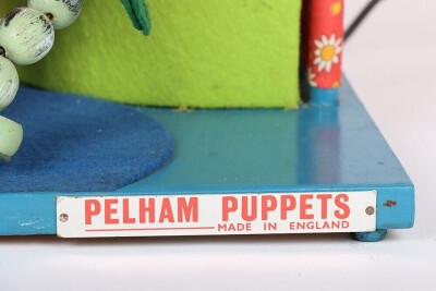 Pelham Puppets electrically operated shop window display theatre, 1960s, with Three Puppets. - 6