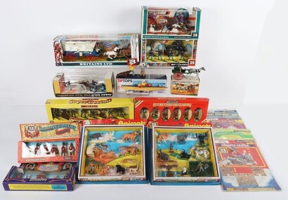 Collection of Sixteen Vintage Britains and Britains Deetail Models Figures boxed.