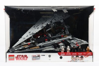 Lego Star Wars Shop Display First Order Star Destroyer 75190 with working lights.