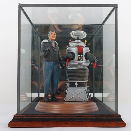 Polar Lights Lost In Space Doctor Zachary Smith and the Robot B9 with display case.