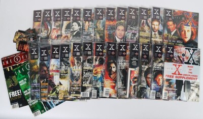 Collection of The X-Files Action Figures, Trading cards and Comics. - 7