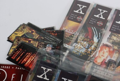 Collection of The X-Files Action Figures, Trading cards and Comics. - 8
