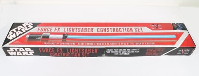 Master Replicas Star Wars Force FX Lightsaber Collectible Construction Set Boxed.