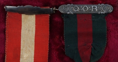 An Interesting Canada General Service Medal and Associated items to the 2nd Queens Own Rifles for the 1866 Fenian Raid.Canada General Service Medal with clasp Fenian Raid 1866, officially impressed naming, &ldquo;PTE R SCOTT, 2ND Q.O.R.&rdquo; medal with nice tone an - 5