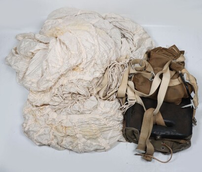 USAAF Seat Type Parachute Harness, Cushion and Pack.