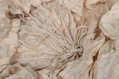 WW2 Luftwaffe / Fallshirmjager Parachute Bag & Silk 'Chute. - 8