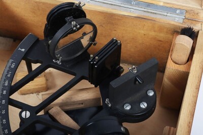 WW2 German Kriegsmarine Sextant in Original Transit Box, by C Plath, Hamburg, - 8