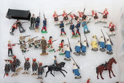 Collection of solid cast and other model soldiers, - 3