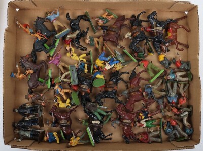 Collection of solid cast and other model soldiers, - 11