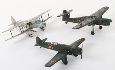 Skybirds tinplate Airport building and crew, - 7