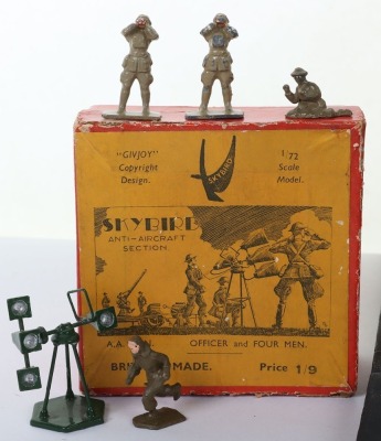 Skybirds lead figures, wooden Airport and planes, - 2