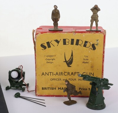 Skybirds lead figures, wooden Airport and planes, - 4
