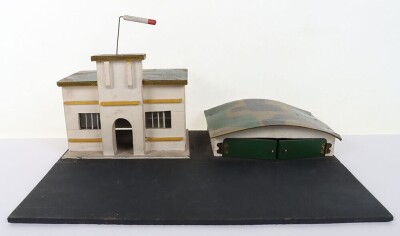 Skybirds lead figures, wooden Airport and planes, - 8