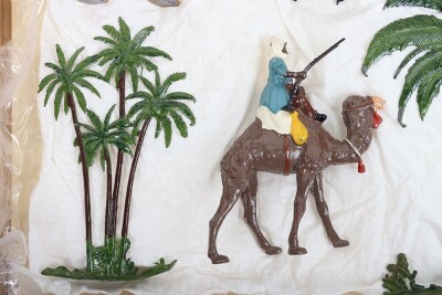 Britains boxed set 224 Arabs of the Desert, circa 1950, - 3