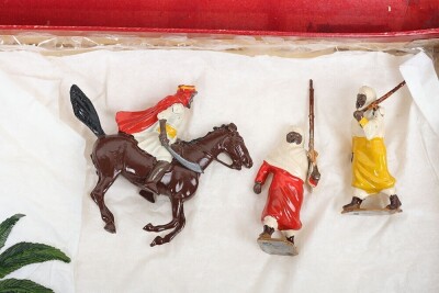 Britains boxed set 224 Arabs of the Desert, circa 1950, - 5