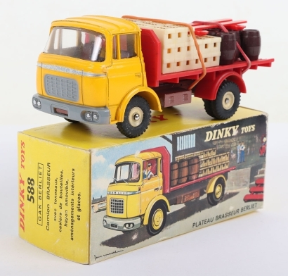 French Dinky Toys 588 Berliet Brewery Flat Truck Lorry