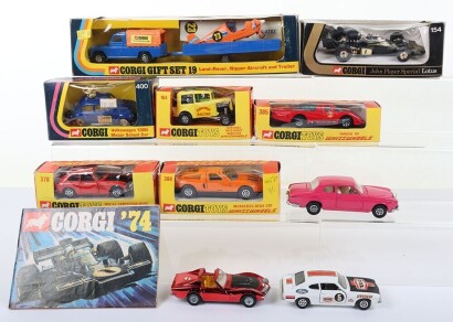 Vintage Corgi Toys Gift Set 19 Land-Rover Flying Club Set,