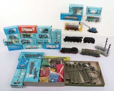 HO gauge locomotives, wagons and track accessories,