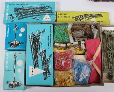 HO gauge locomotives, wagons and track accessories, - 2