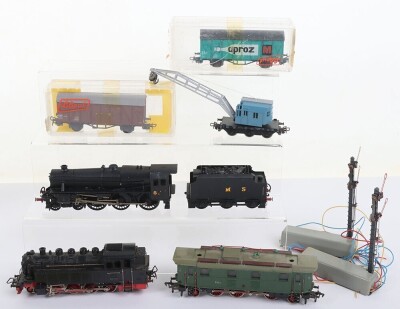 HO gauge locomotives, wagons and track accessories, - 4