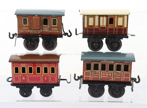 Bing 0 gauge GNR coaches, German circa 1905,