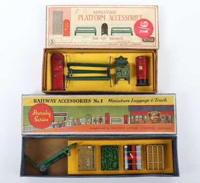 Hornby Series 0 gauge No.1 and No.3 Platform accessories, circa 1930,