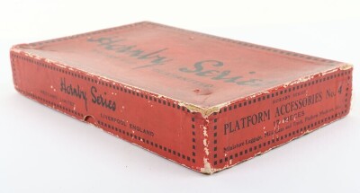 Hornby Series 0 gauge boxed No.4 Platform Accessories set, circa 1930, - 4