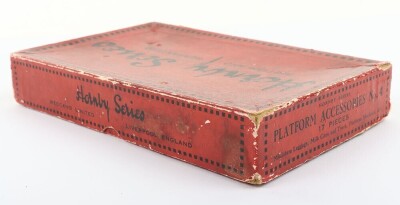 Hornby Series 0 gauge boxed No.4 Platform Accessories set, circa 1930, - 5