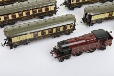 Hornby 0 gauge No.2 Special Tank engine and No.2 coaches, - 11