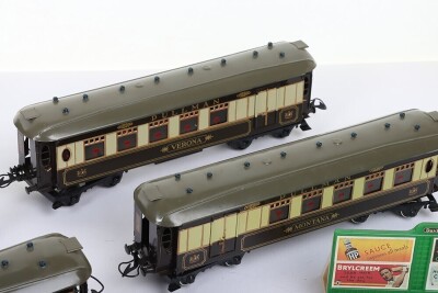 Hornby 0 gauge No.2 Special Tank engine and No.2 coaches, - 12